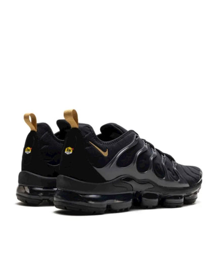 AM Nike Vapormax Plus Gold/Black