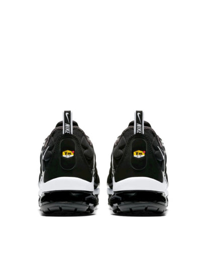 AM Nike Vapormax Plus Black/White